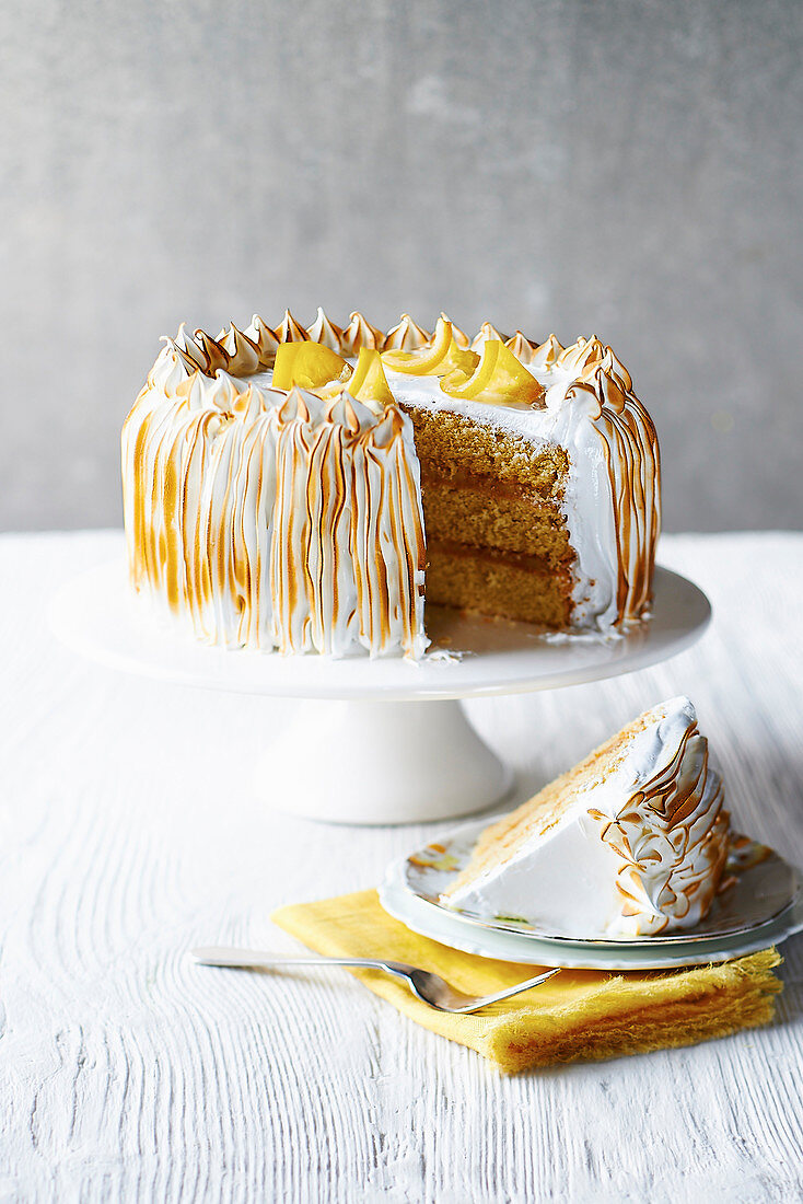 Lemon meringue cake