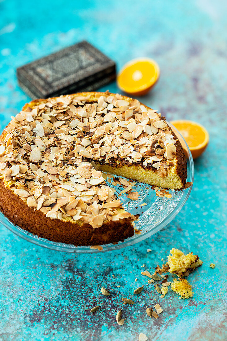 Indian orange cake with cardamom and almonds (flour-free)