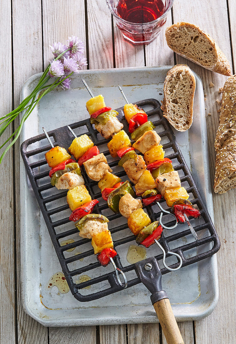 Hawaii skewers with chicken and pineapples
