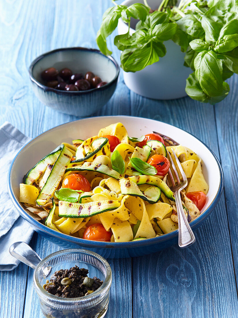 Pasta with grilled vegetables