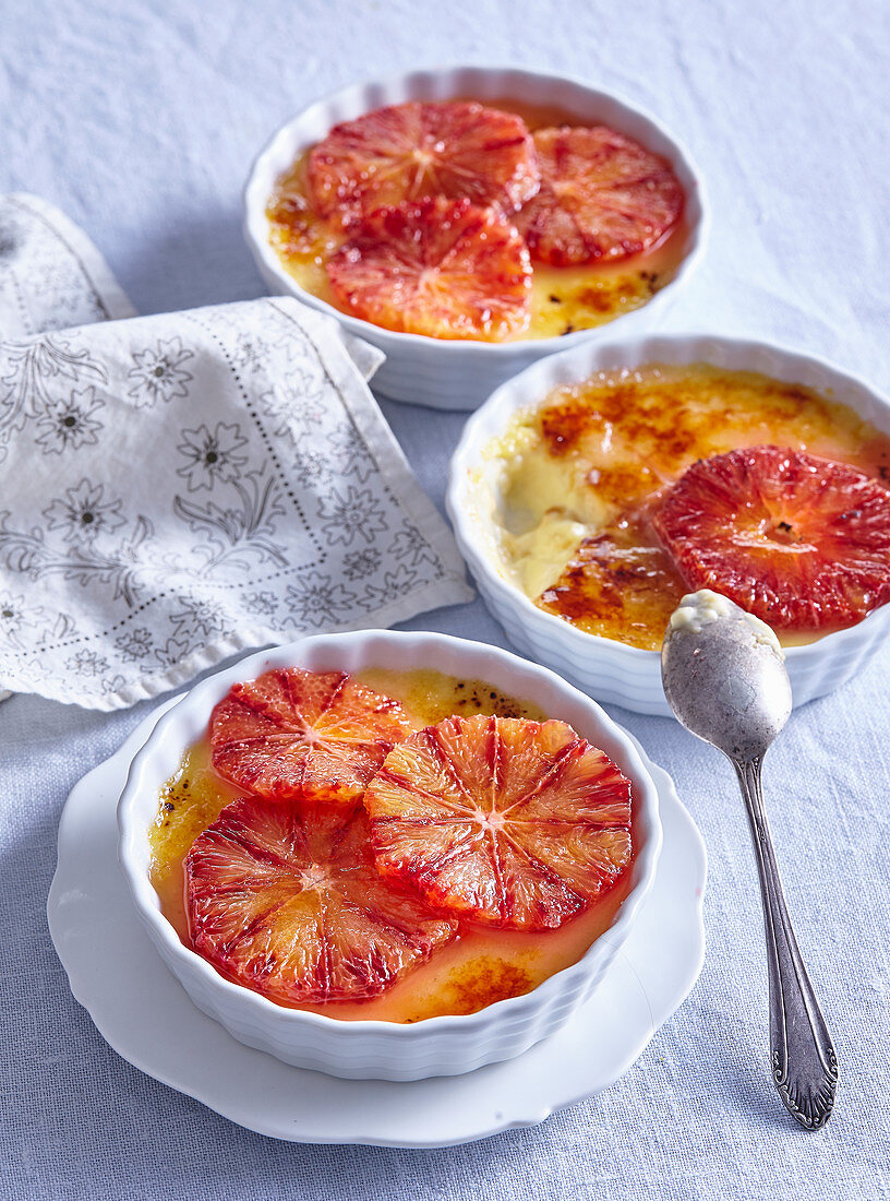 Crème Brûlée mit Blutorangen