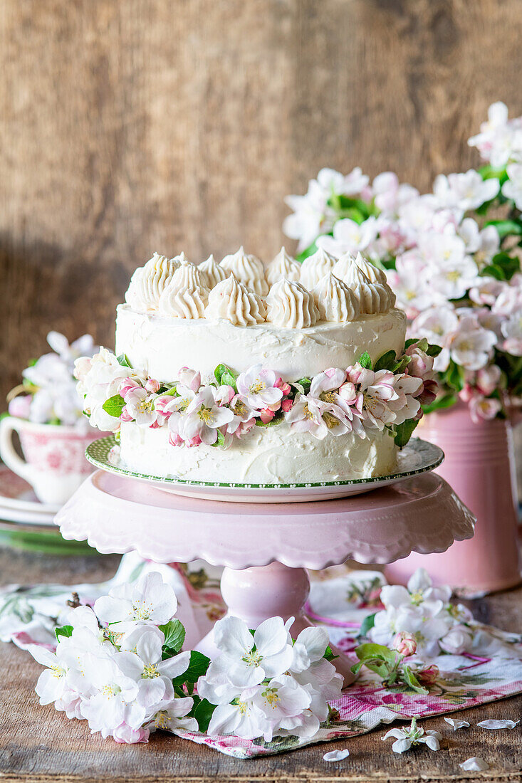 A buttercream cake with spring flowers