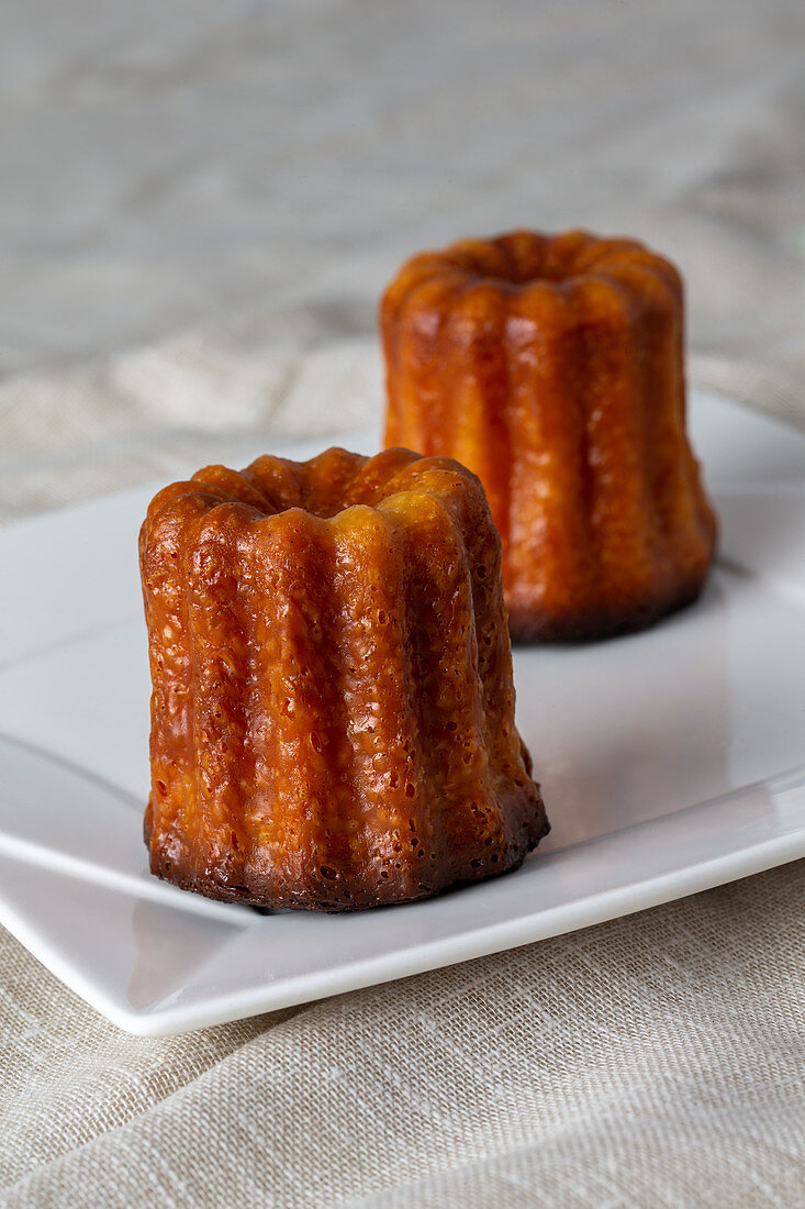 Canelé (French mini cake)