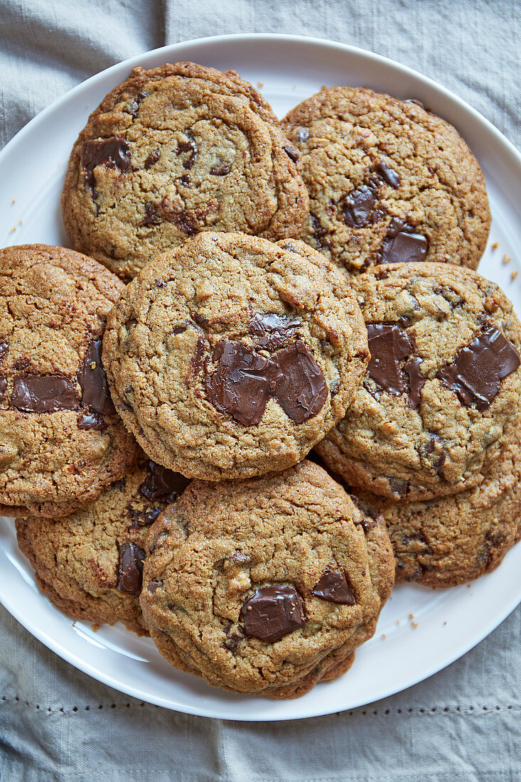 Plate of chocolate chunk cookies