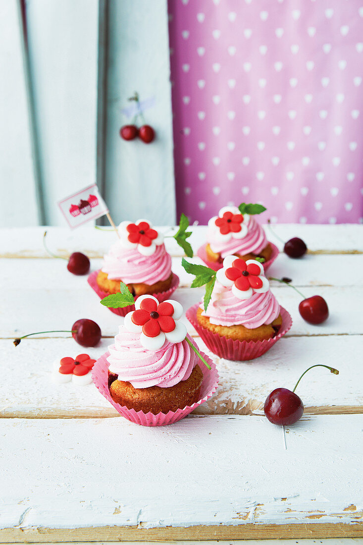Kirschblüten-Cupcakes