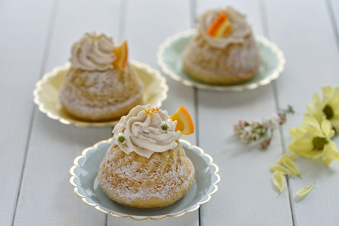 Vegan mini orange ring cakes