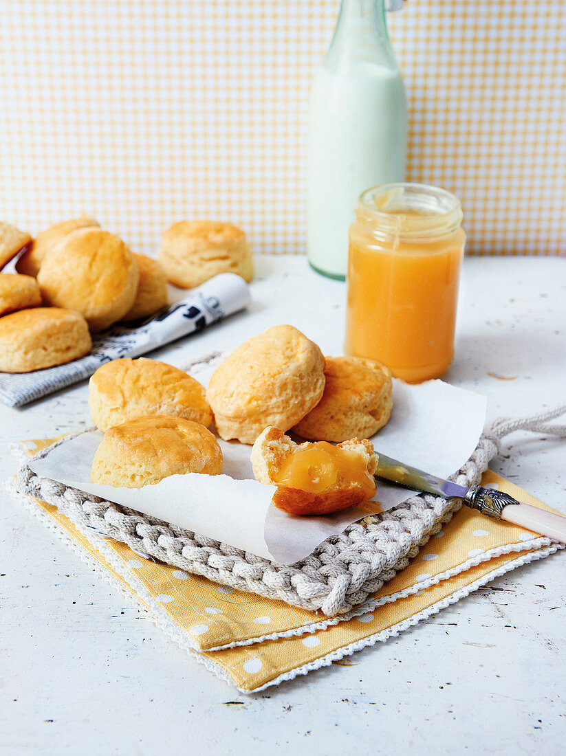 Scones mit Lemon Curd