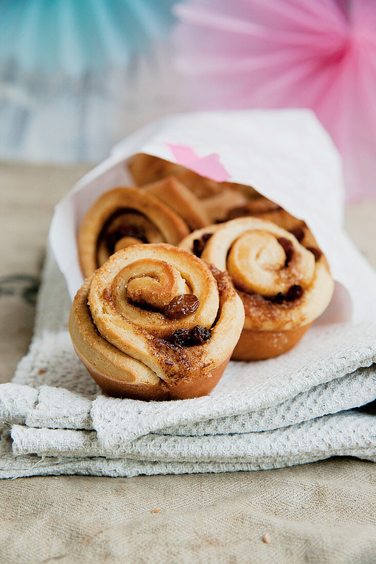 Cinnamon rolls with frosting