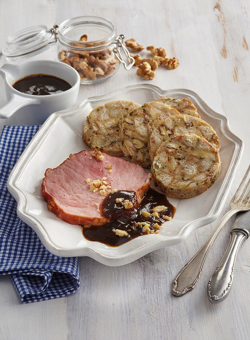 Carlsbad dumpligs (made from buns) with smoked meat and plum sauce