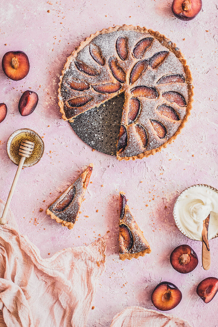 Frangipane-Kuchen mit Pflaumen