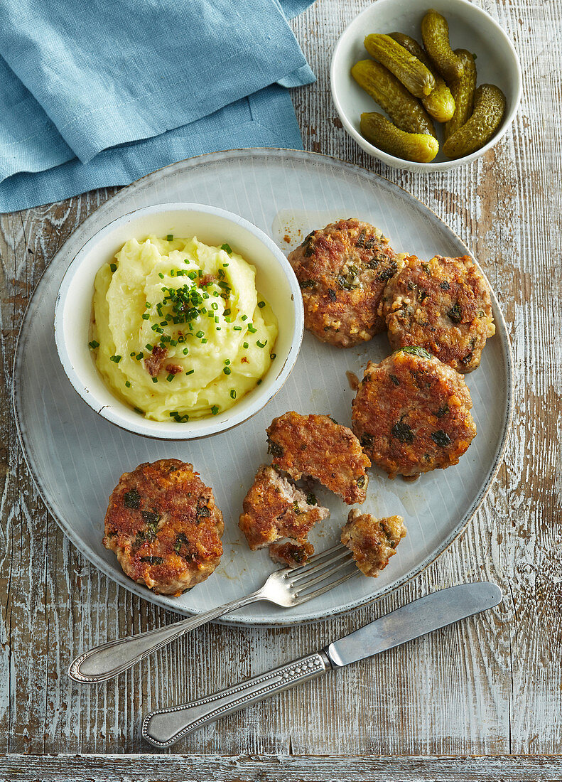 Gebackene Burger mit Kartoffelpüree