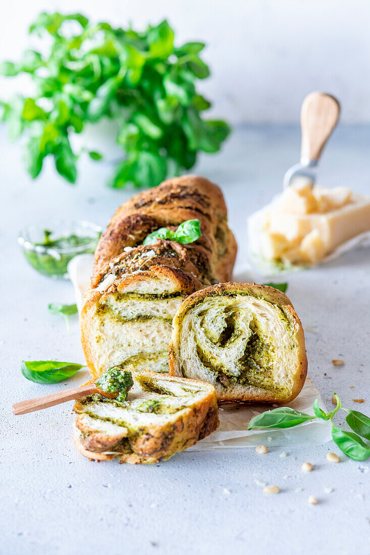 Pesto bread