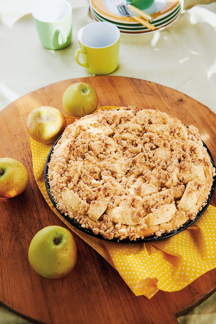 Apfelkuchen mit Amarettostreuseln