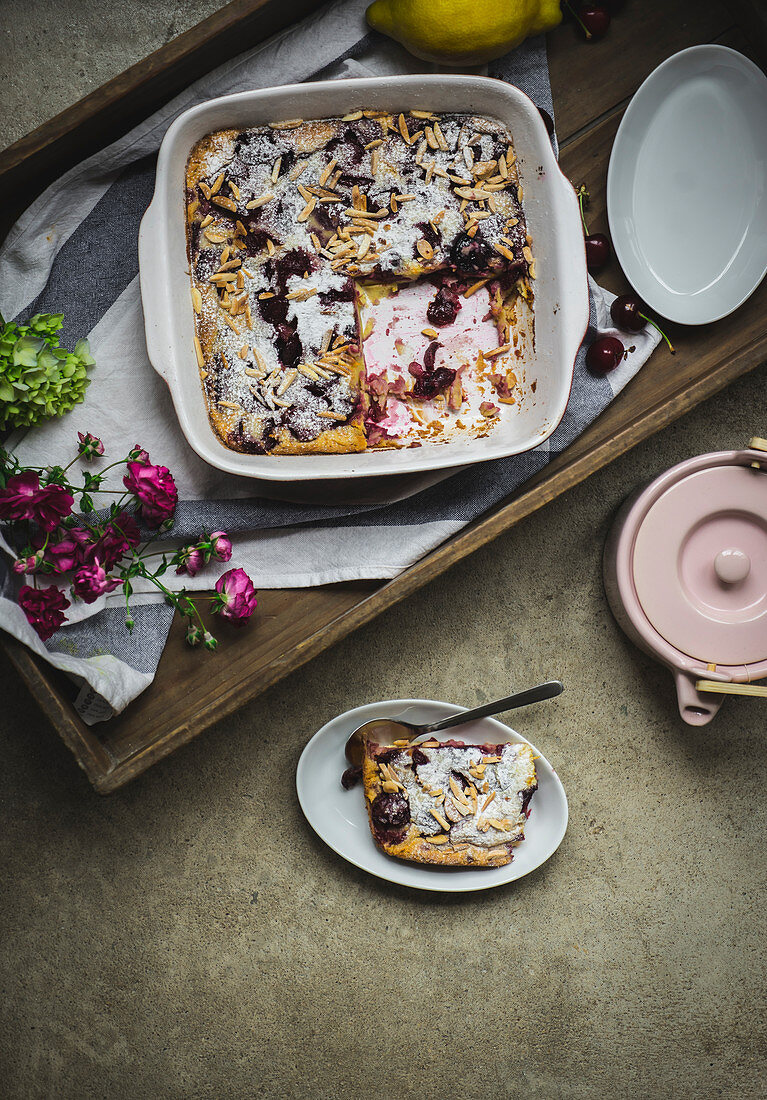 Kirsch-Clafoutis mit Mandeln