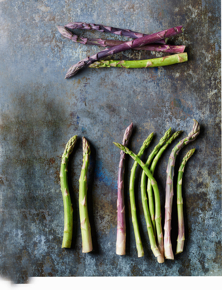 Green and violet asparagus