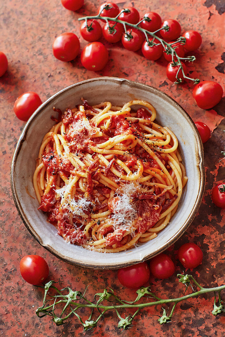 Bucatini all'amatriciana (tomato and bacon sauce from Lazio)