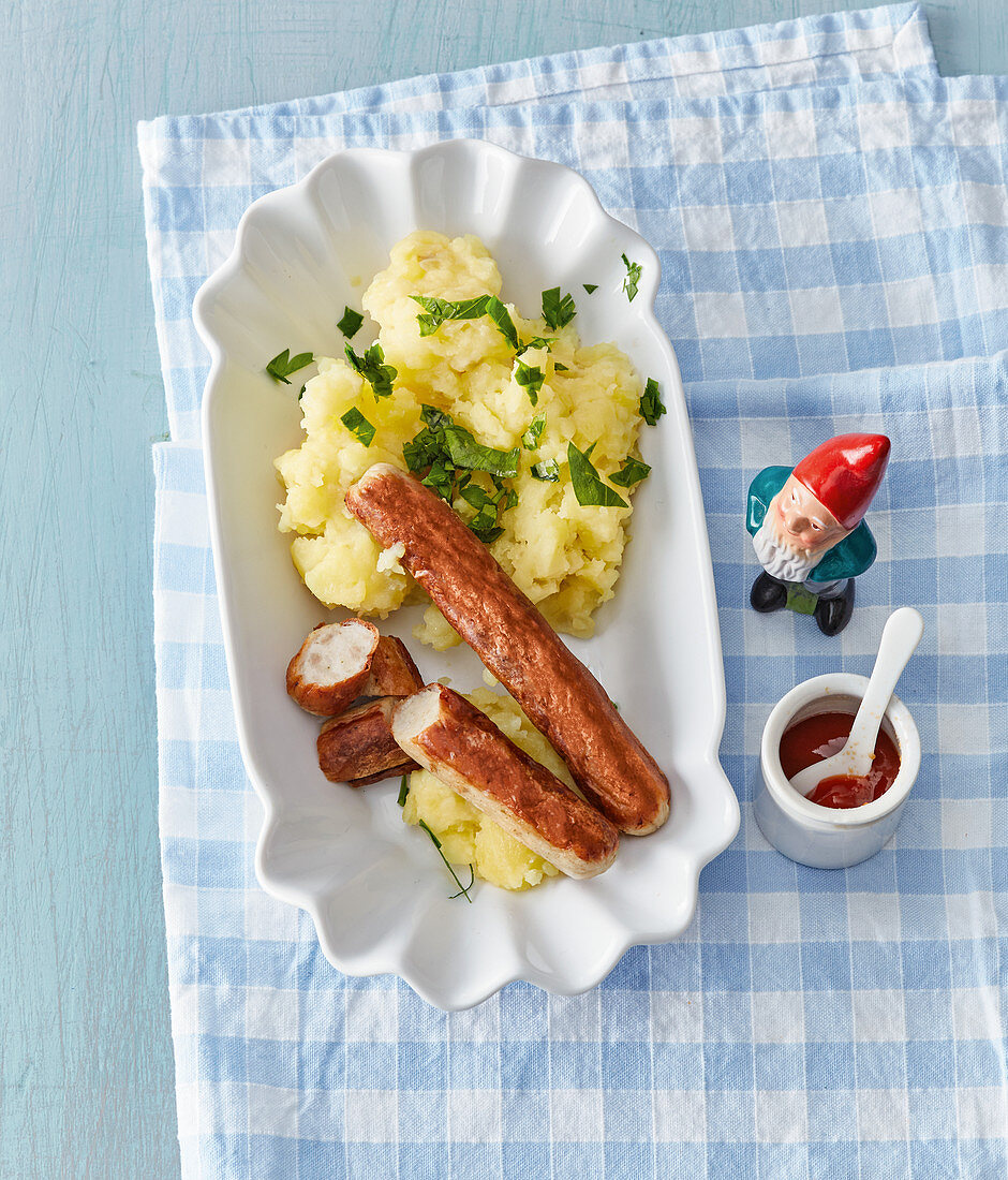 Sausages with mashed potatoes