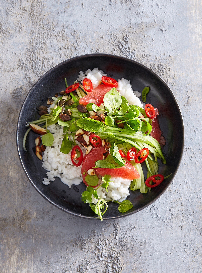 Coconut rice with cucumber and grapefruit