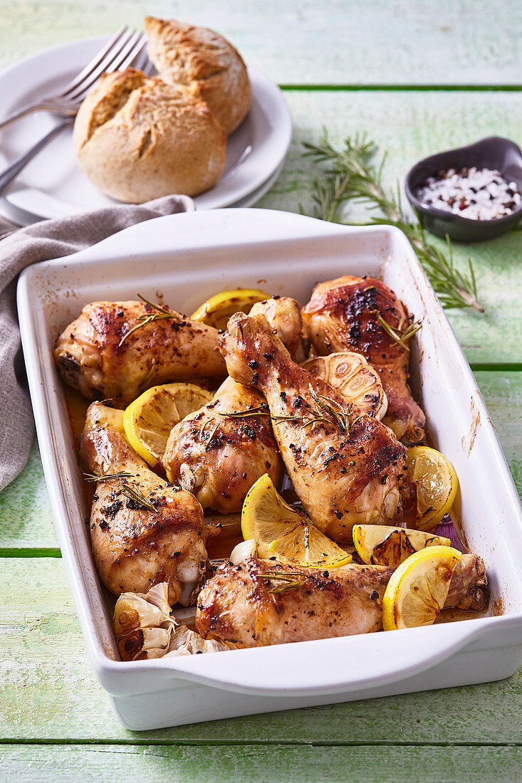 Chicken drumsticks with garlic and lemon