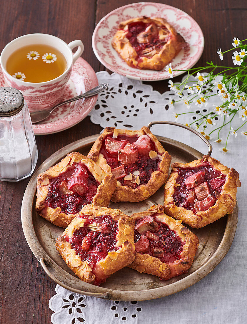 Crispy galets with rhubarb and raspberries