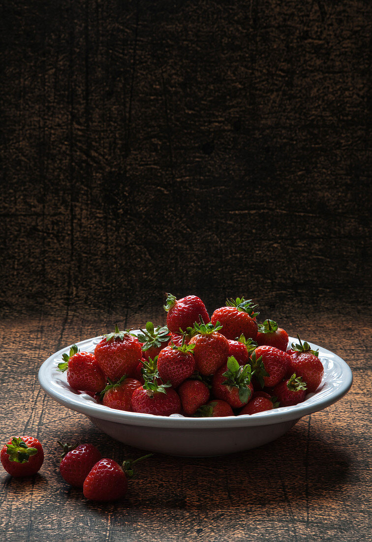 Frische Erdbeeren in einer Schüssel