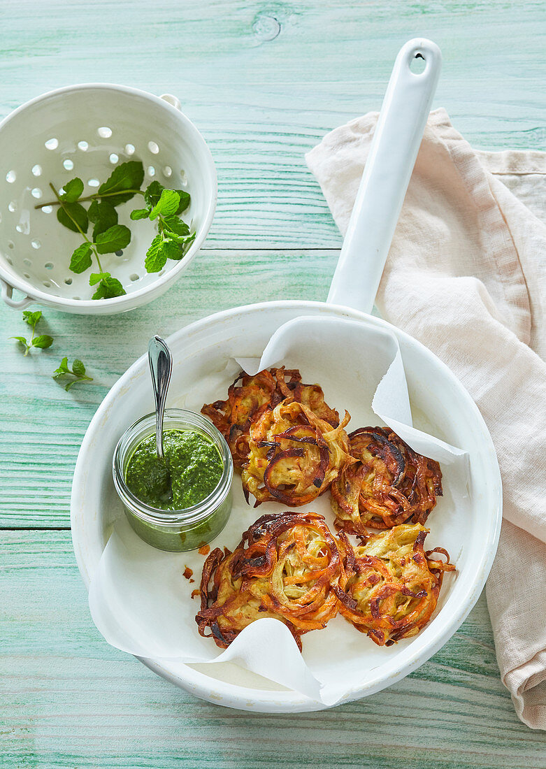 Mint dip with vegetable pancakes