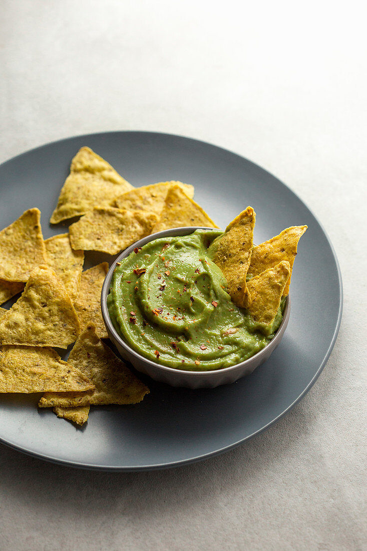 Nachos with guacamole