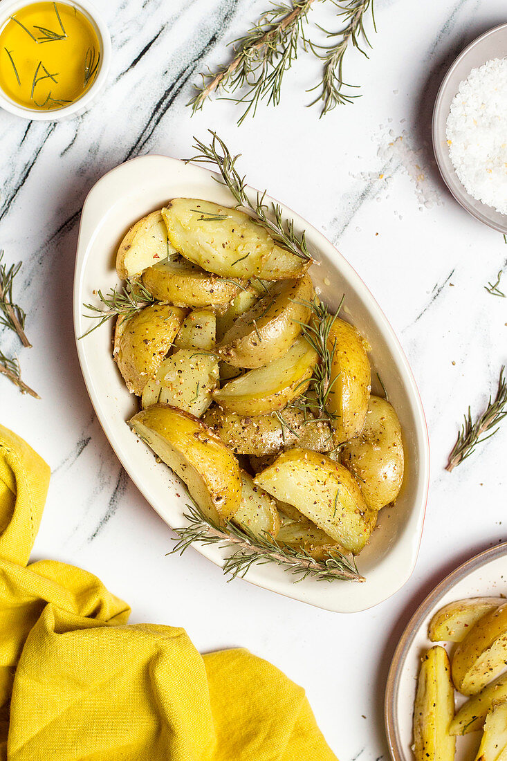 Roasted potatoes with rosemary