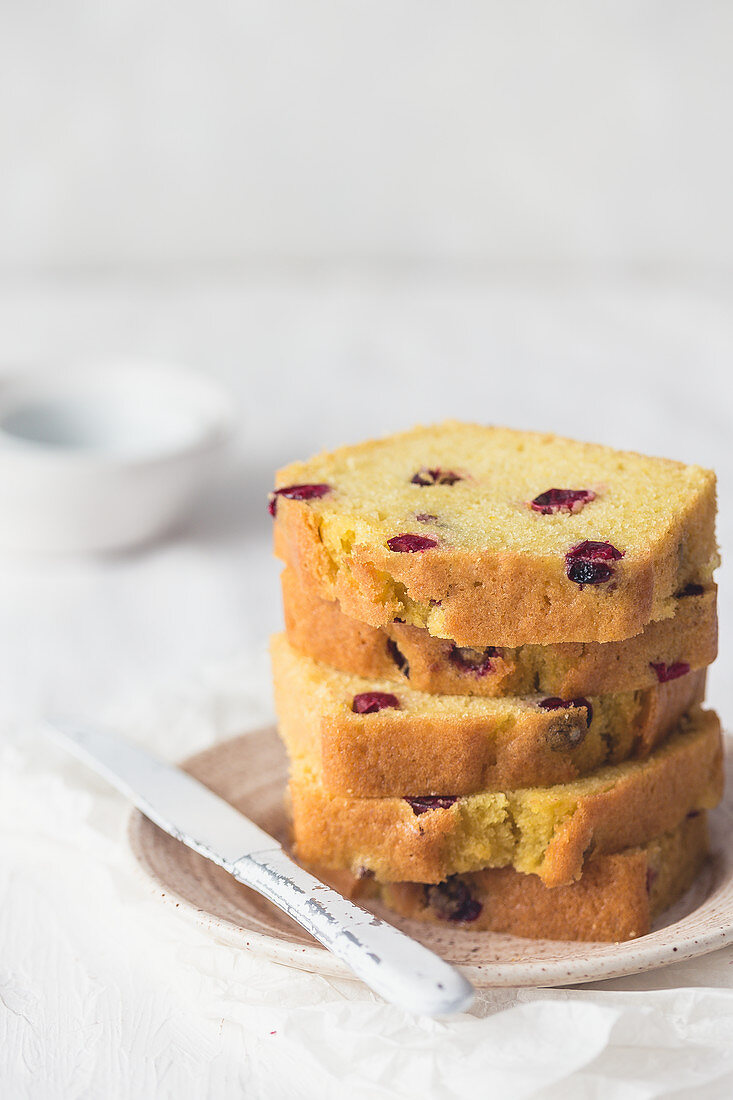 Pound Cake mit Cranberries und Orange