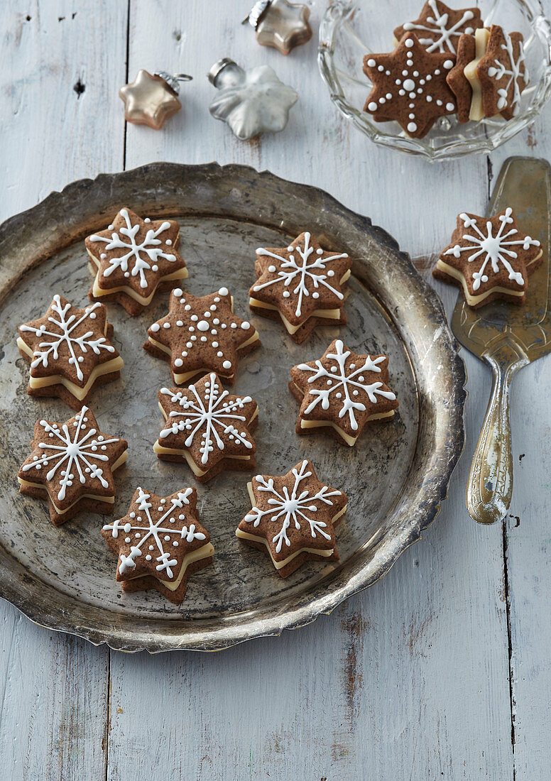 Coffee stars with marchpane