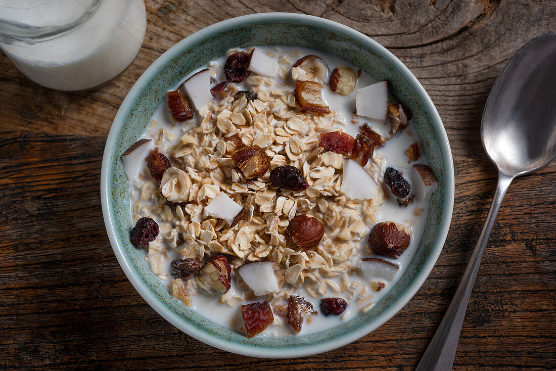 Muesli with coconut, raisins and hazelnuts