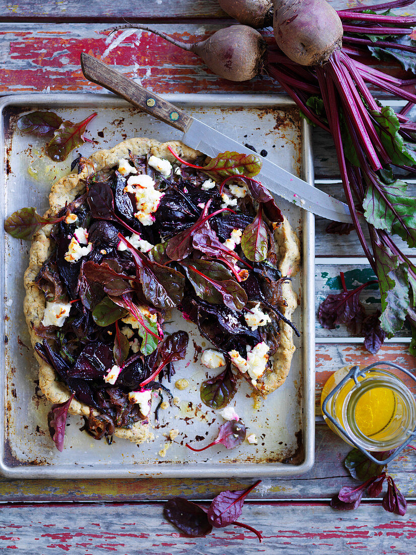 Rote-Bete-Tarte mit Knoblauch und Chia