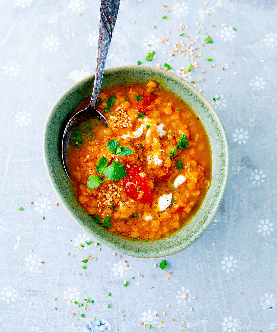Lentil dhal with tomatoes and mozzarella