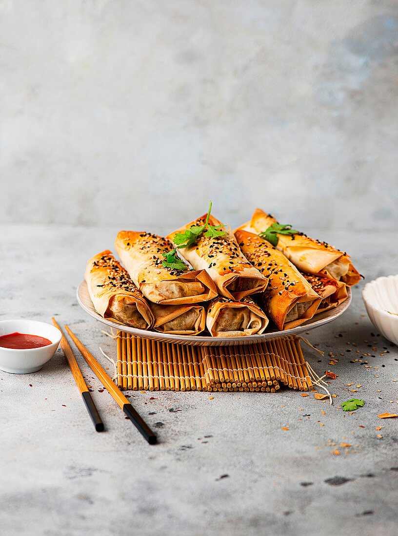 Oven-baked oriental spring rolls