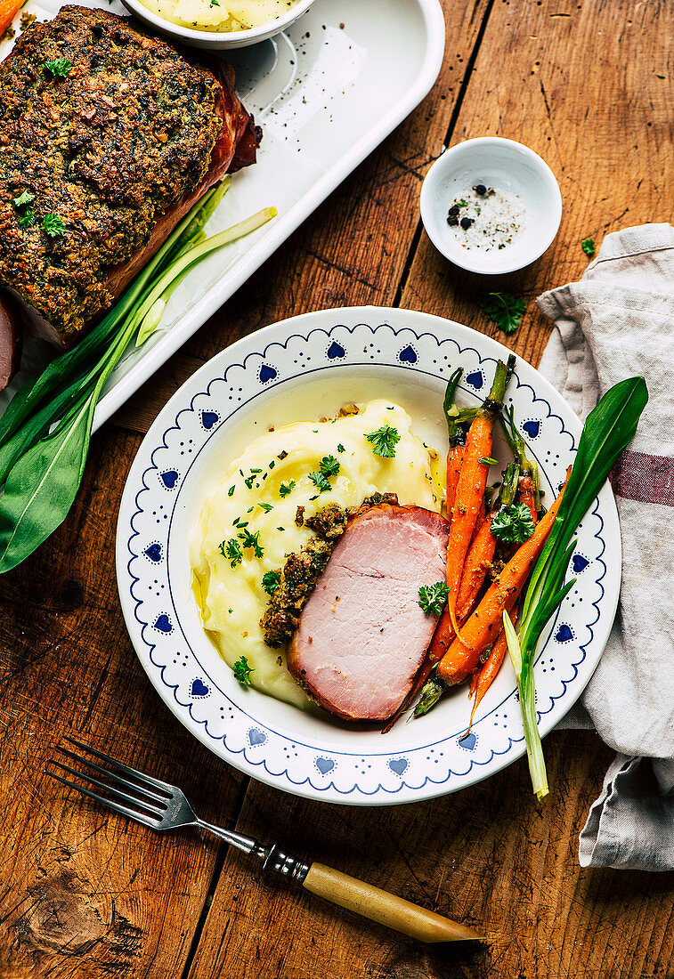 Kasslerbraten mit Bärlauchkruste und Kartoffelpüree