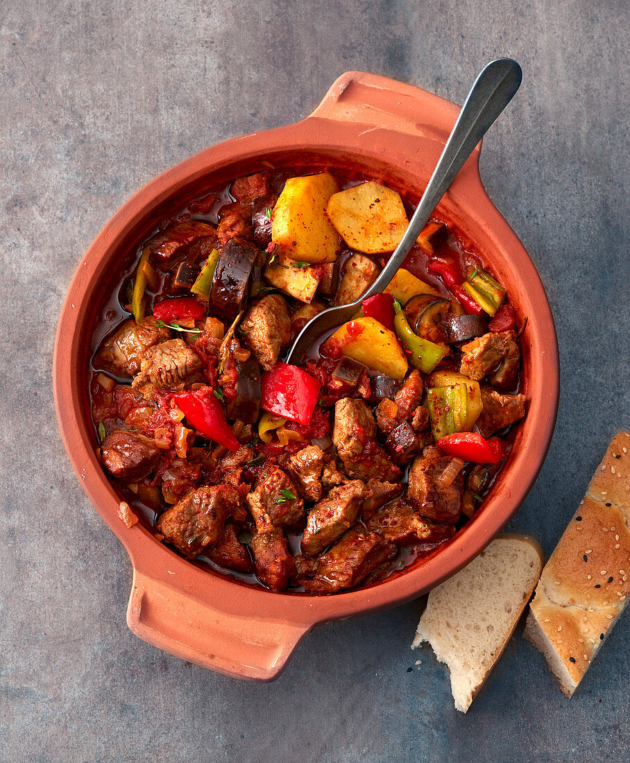 Guvec – Turkish lamb and vegetable stew