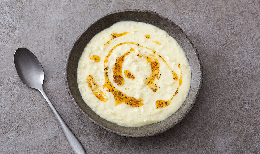 Yayla corbasi – Turkish alpine soup made from rice, yoghurt and eggs