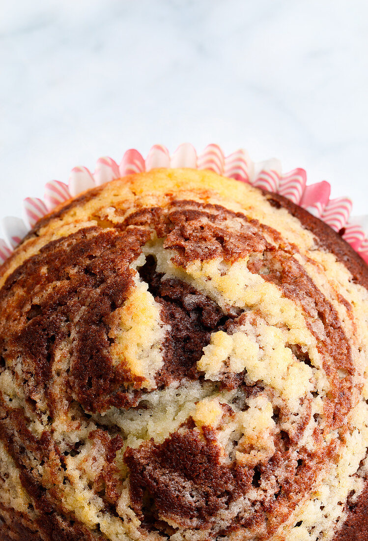 Marble cake muffin (close-up)