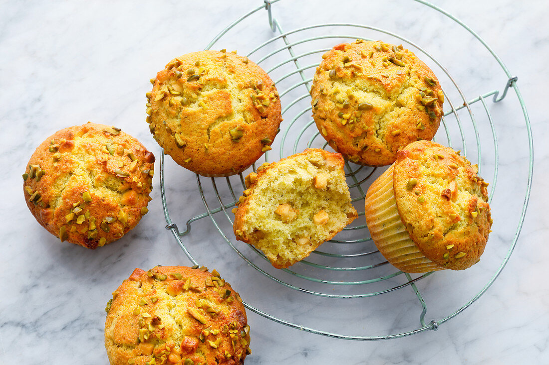 Pistachio muffins with white chocolate