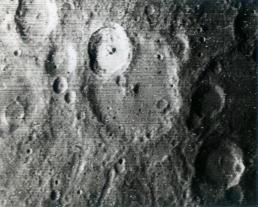 Mercury, Mariner 10 spacecraft image