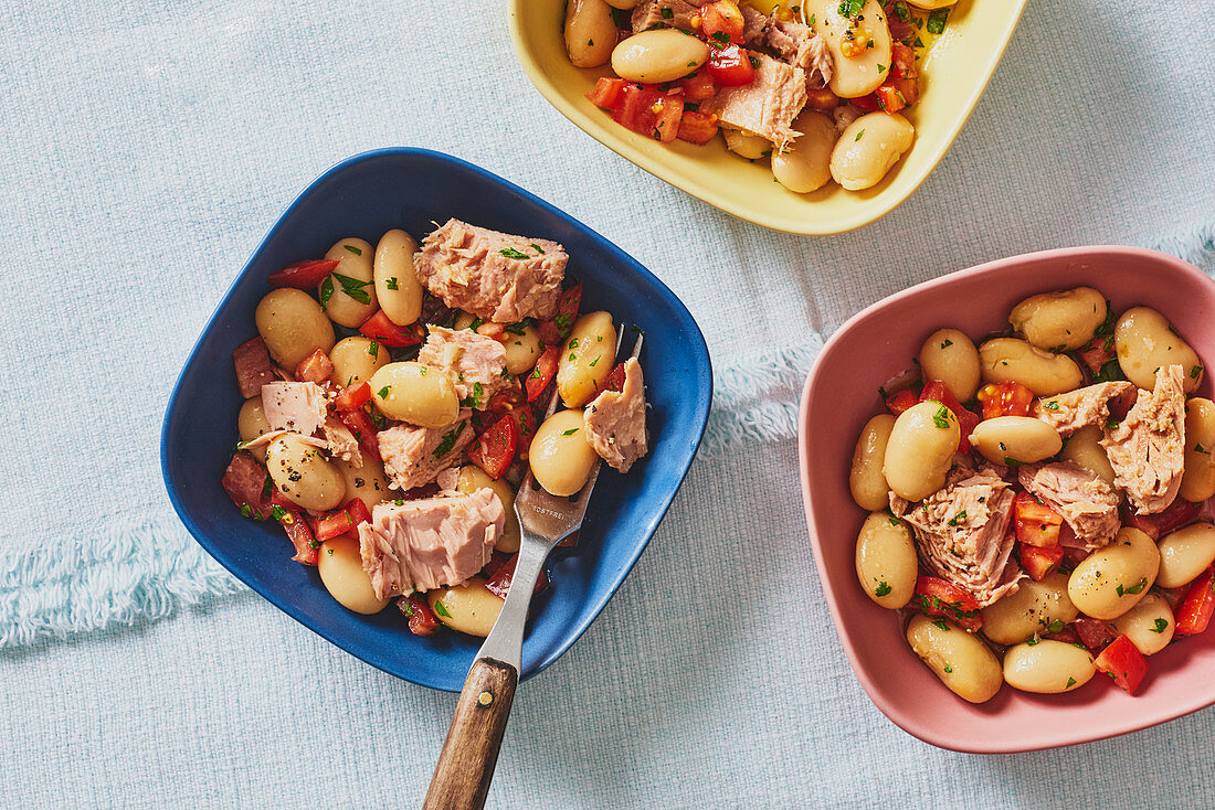 Weiße Bohnen mit Thunfisch und Tomaten