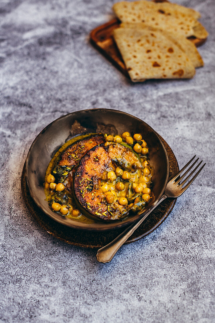 Kichererbsen-Curry mit Kronenkürbis und Chhonk (Indien)