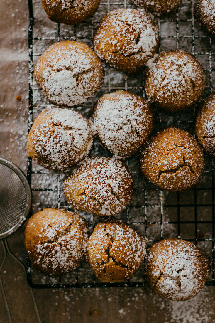 Butter cookies with powdered sugar