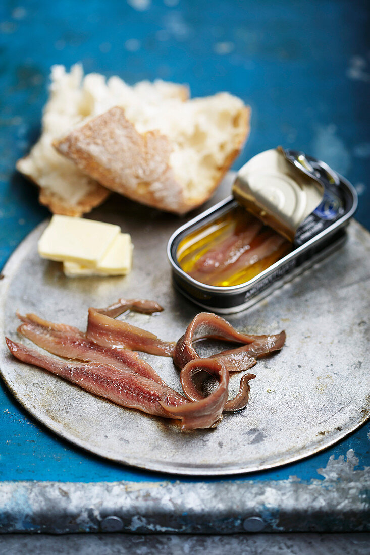 Anchovies with bread and butter