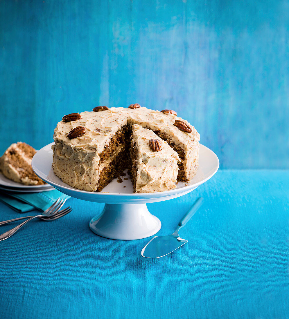 Coffee cake with pecan brittle