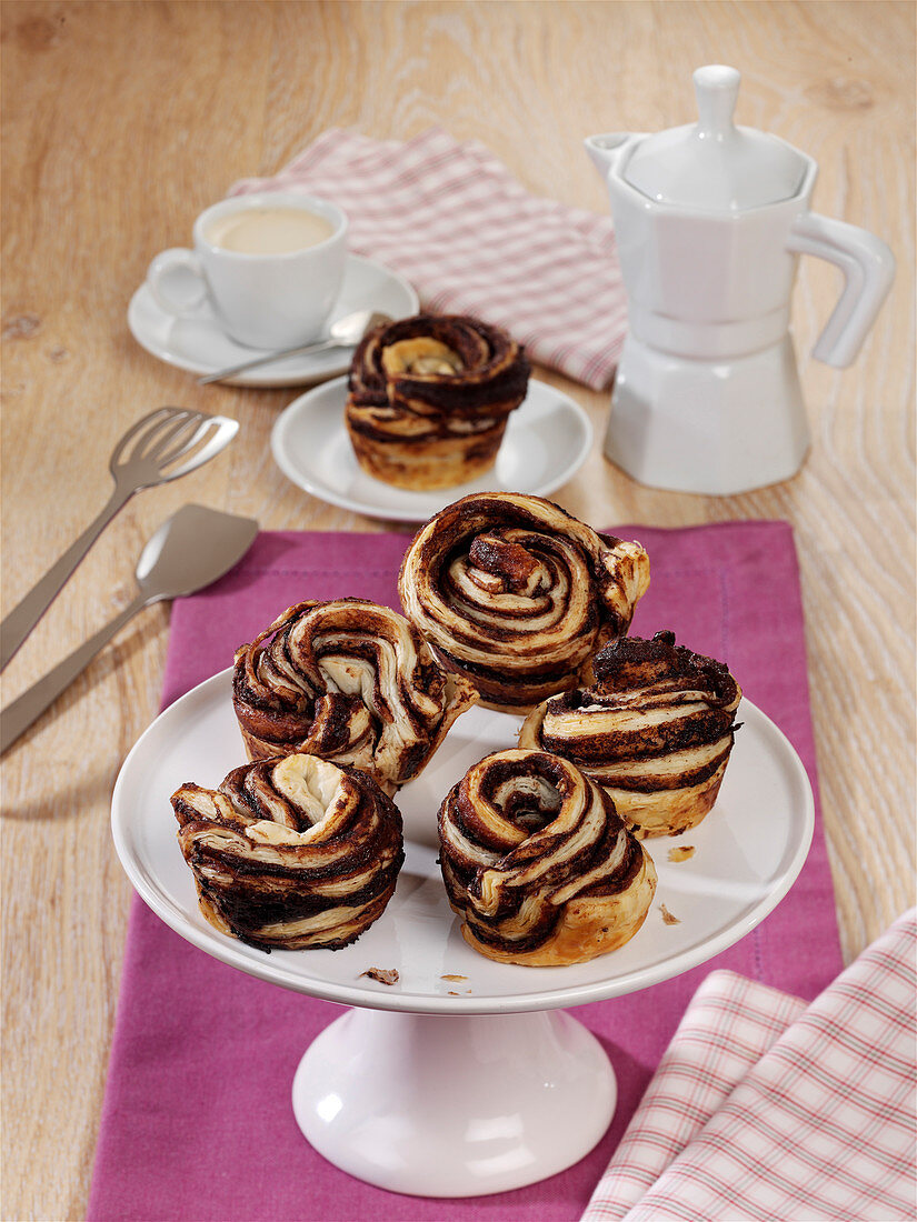 Cruffins with chocolate filling