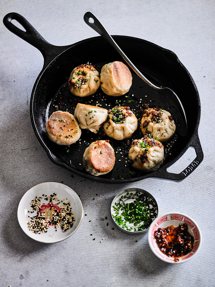 Pan Fried and Steamed Tawainese Baozi Buns