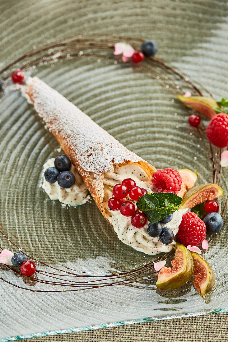 Waffle steaks with poppy-seed quark cream and fruit