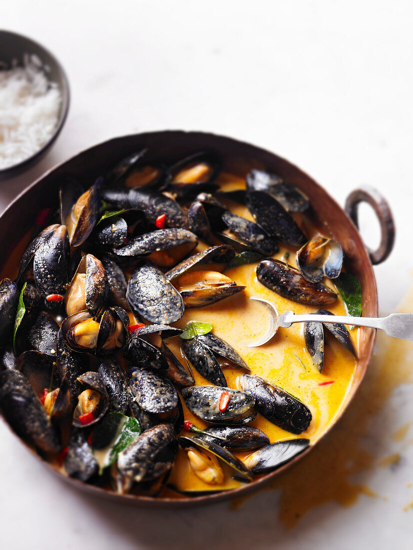 Mussels in Thai coconut sauce with chilli