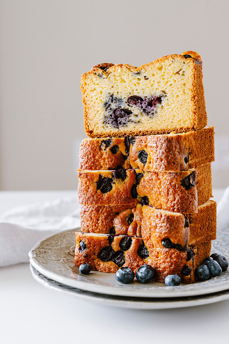 Blaubeer-Teekuchen, gestapelte Stücke